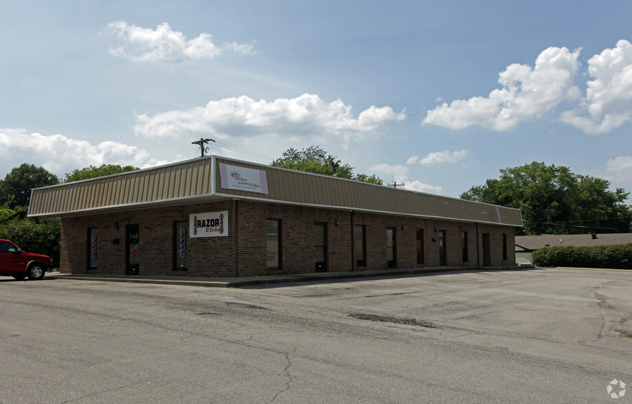 1400 Fort Campbell Blvd, Clarksville, TN for lease - Primary Photo - Image 3 of 8