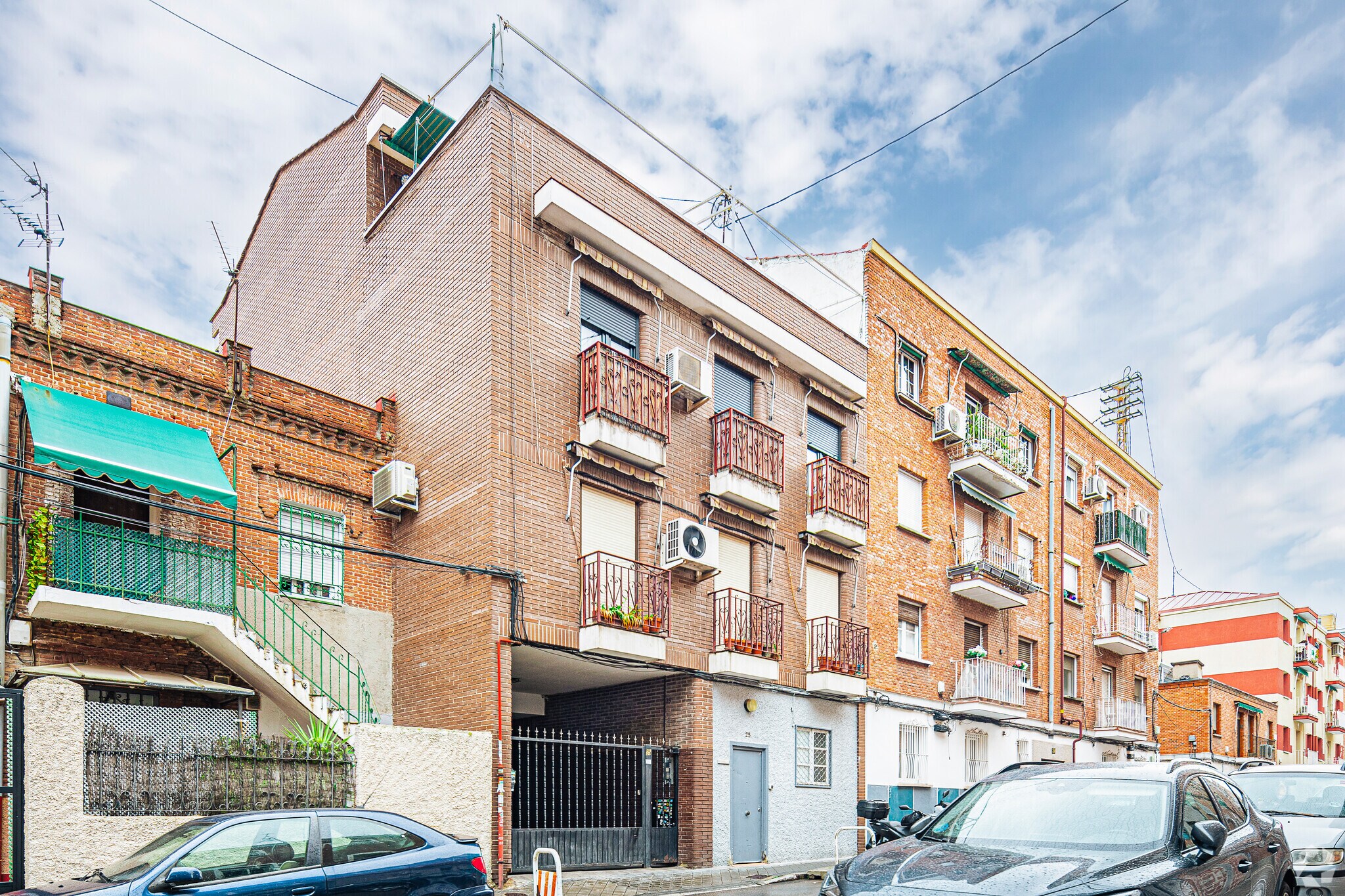 Calle Sambara, 25, Madrid, Madrid for sale Primary Photo- Image 1 of 1