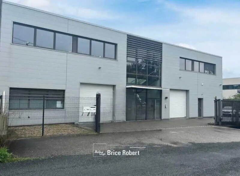 Flex in Champagne-au-Mont-d'Or for sale - Building Photo - Image 1 of 6