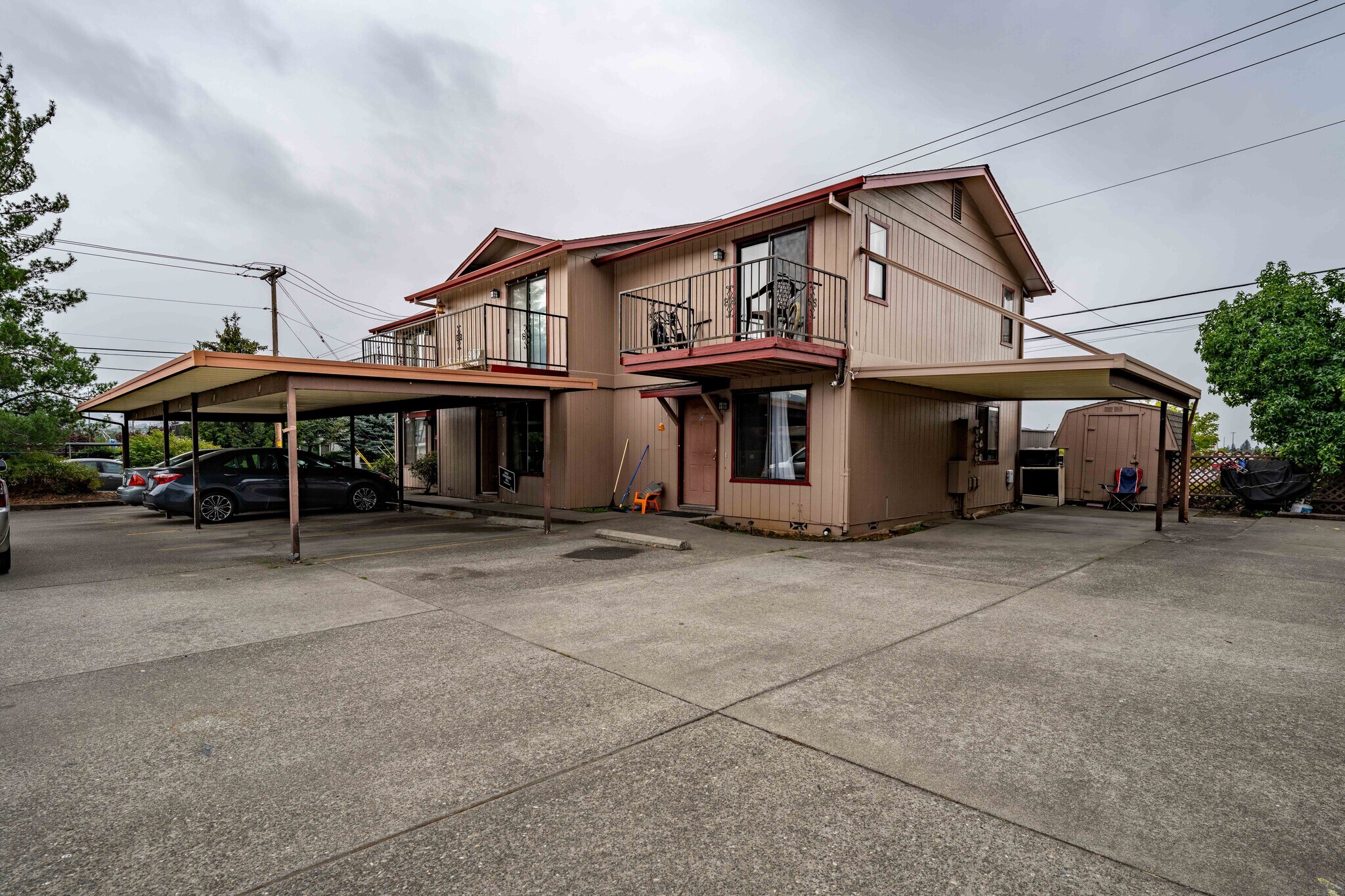1702 NE Fairview Ave, Grants Pass, OR for sale Primary Photo- Image 1 of 1