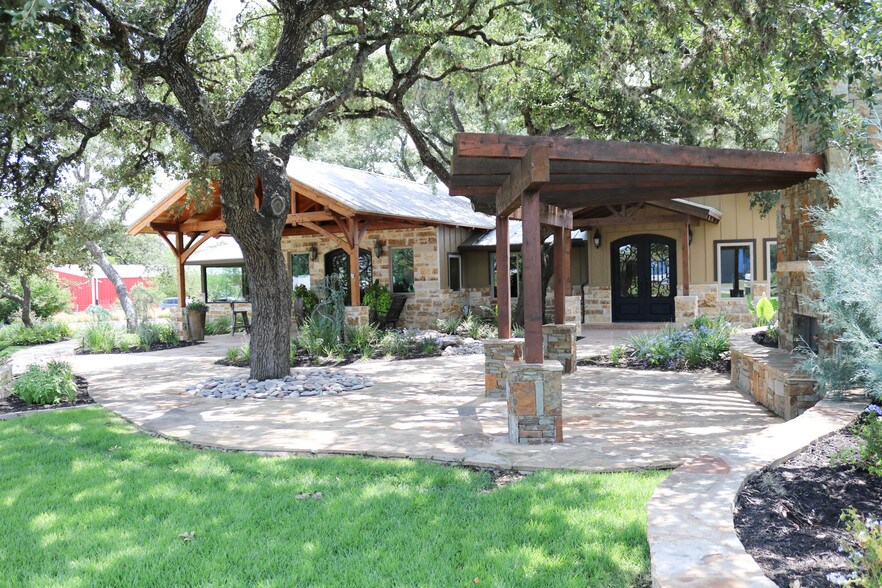 32255 IH-10 W, Boerne, TX for sale - Building Photo - Image 1 of 1