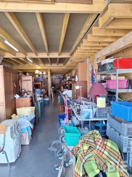 Flex in Montussan for sale - Interior Photo - Image 2 of 3