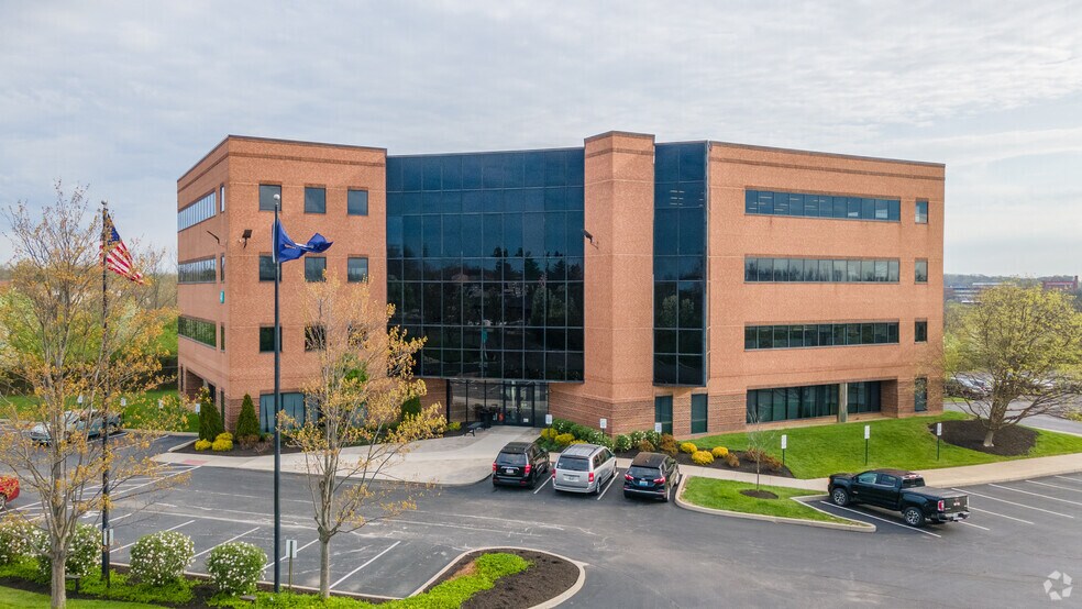 2670 Chancellor Dr, Crestview Hills, KY 41017 Chancellor Commons B