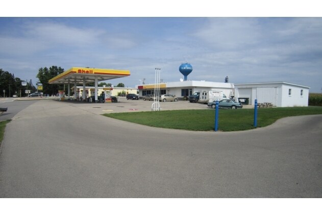 325-375 S Main St, Clintonville, WI for sale Primary Photo- Image 1 of 1