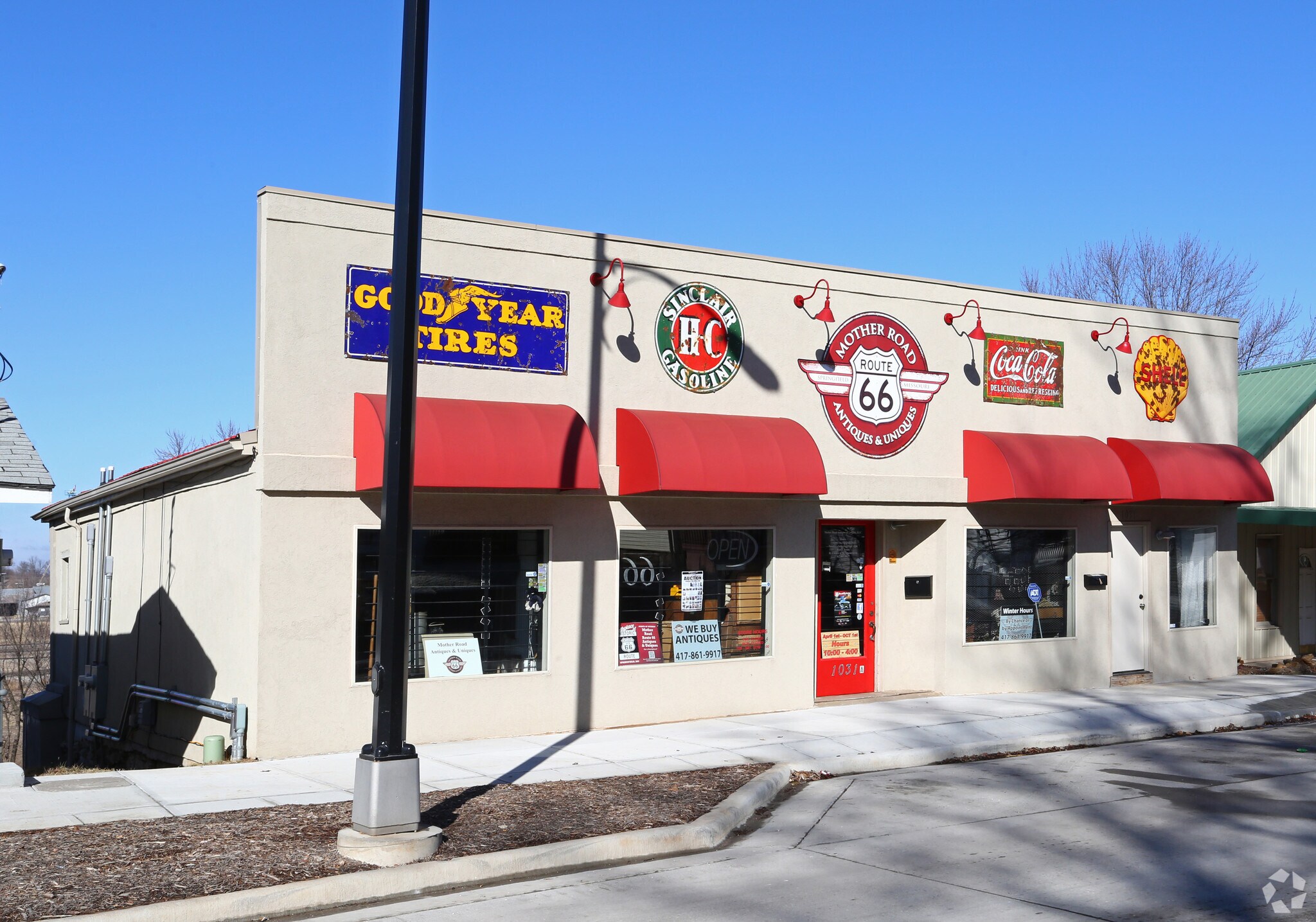 1031 W College St, Springfield, MO for sale Building Photo- Image 1 of 1