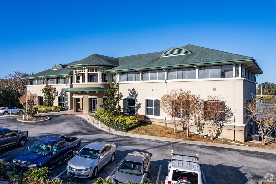 1879 Nightingale Ln, Tavares, FL for sale - Building Photo - Image 2 of 10