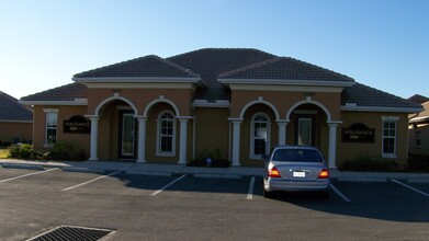 1141 Professional Park Dr, Brandon, FL for lease Building Photo- Image 2 of 3