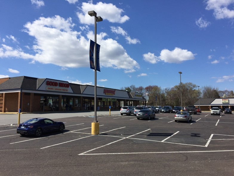 912-980 Bragg Rd, Fredericksburg, VA for lease - Building Photo - Image 1 of 3