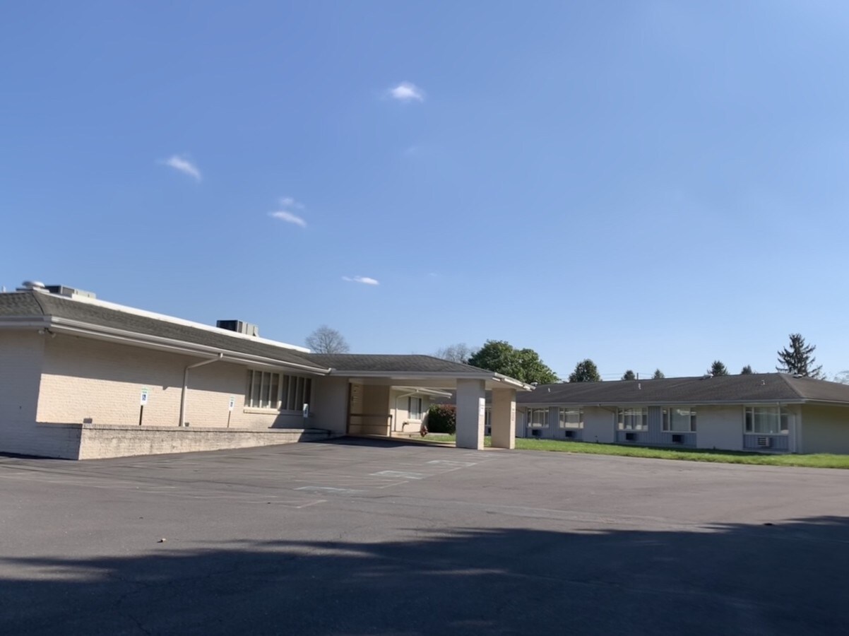 4950 Wilson Ln, Mechanicsburg, PA 17055