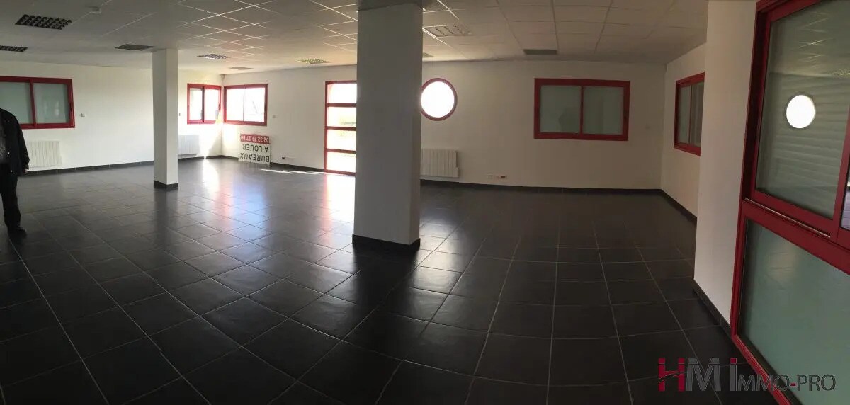 Office in Saint-Romain-de-Colbosc for lease Interior Photo- Image 1 of 8