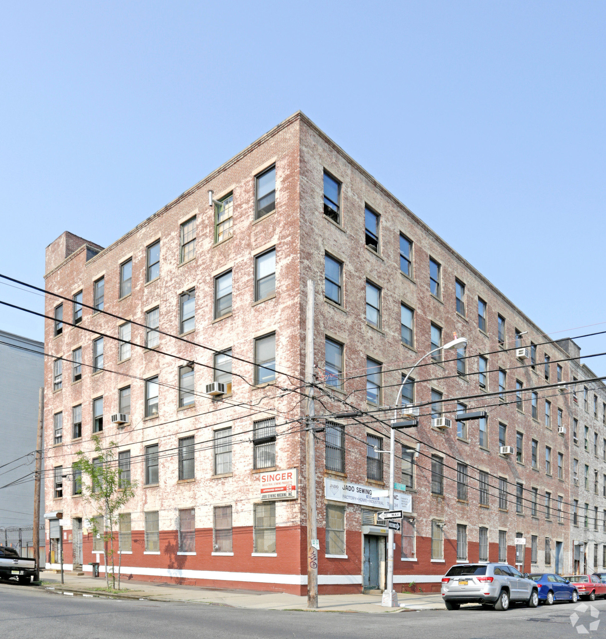 21-22 40th Ave, Long Island City, NY for sale Primary Photo- Image 1 of 1