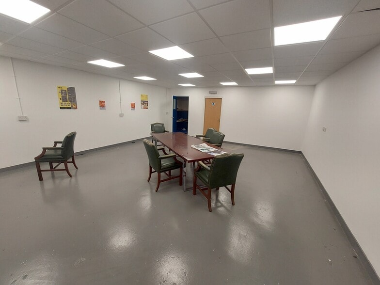 Lochlands Loan, Larbert for lease - Lobby - Image 3 of 4