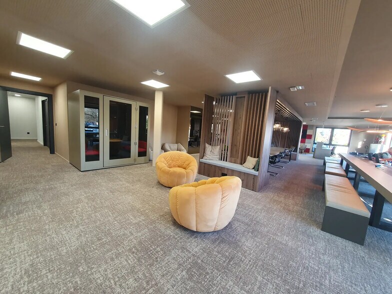 8 Rue Du Parc, Oberhausbergen for lease - Interior Photo - Image 2 of 11