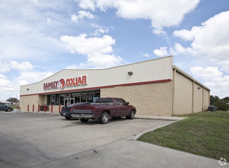 1210 N Washington St, Beeville, TX for lease - Building Photo - Image 2 of 2