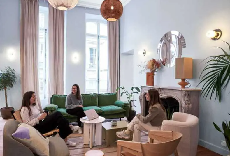 Coworking Space in Paris for lease - Interior Photo - Image 2 of 5