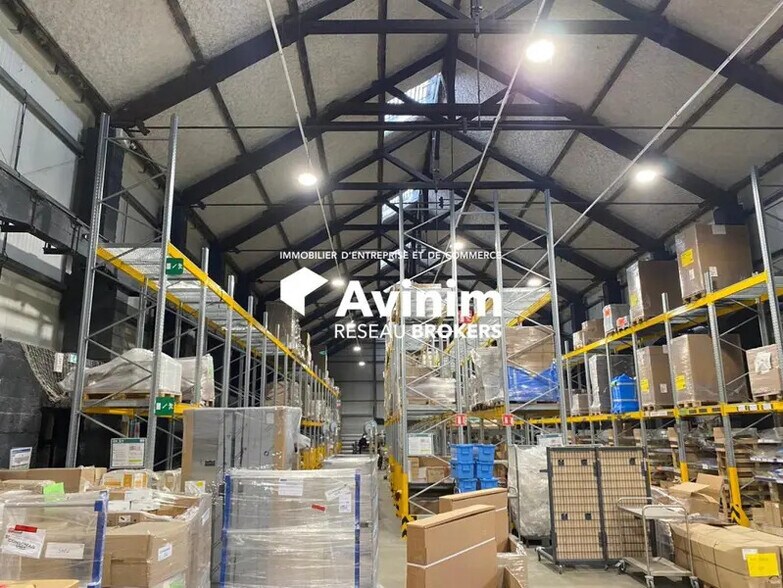 Industrial in Le Cheylas for lease - Interior Photo - Image 2 of 7