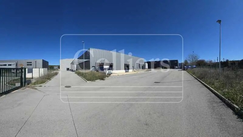 Office in Meyreuil for lease - Building Photo - Image 3 of 9