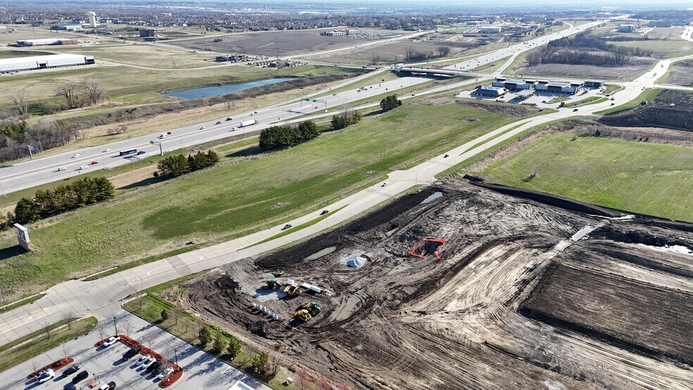 Plum Dr, Urbandale, IA for sale - Building Photo - Image 3 of 7