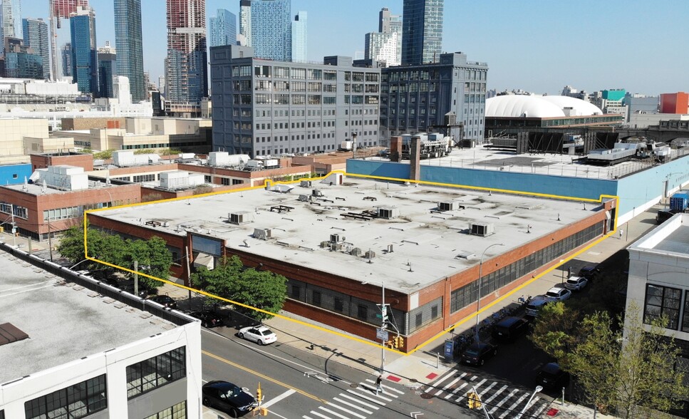 32-33 47th Ave, Long Island City, NY for lease - Building Photo - Image 1 of 10