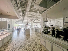 273 10 St NW, Calgary, AB for lease Interior Photo- Image 2 of 8