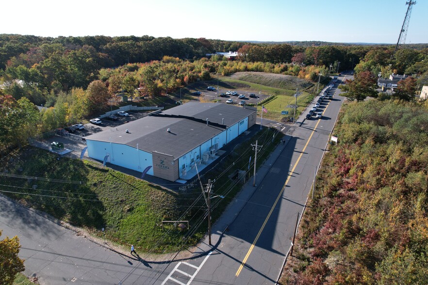 70 Frank Mossberg Dr, Attleboro, MA for lease - Building Photo - Image 2 of 14