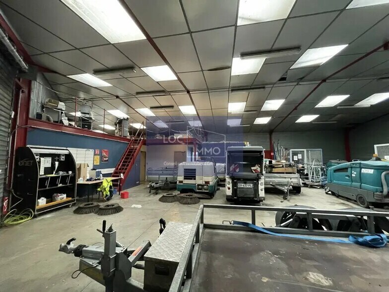 Flex in Carbon-Blanc for lease - Building Photo - Image 2 of 9