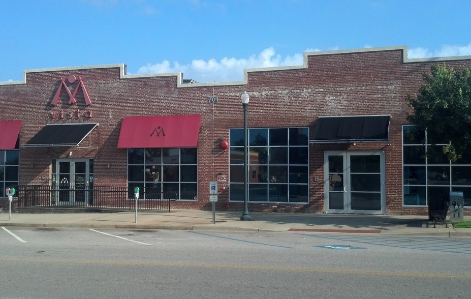 701 Lady St, Columbia, SC for lease - Building Photo - Image 2 of 4