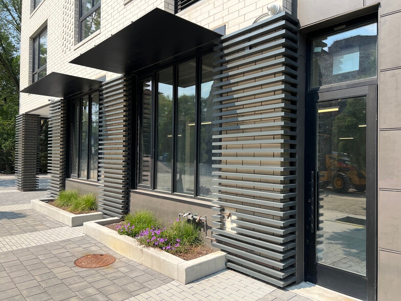 5691 N Ridge Ave, Chicago, IL for lease - Building Photo - Image 3 of 3