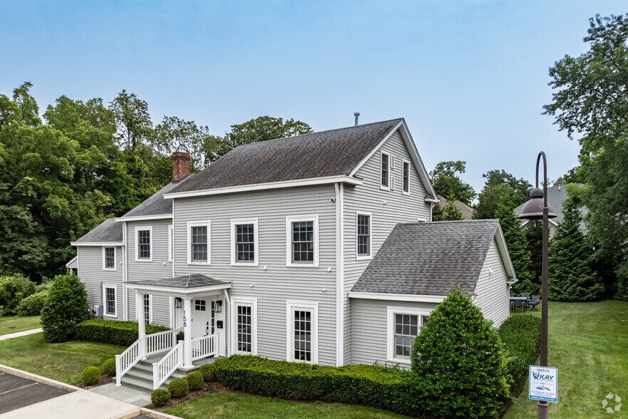 158 Main St, Huntington, NY for sale - Primary Photo - Image 1 of 1