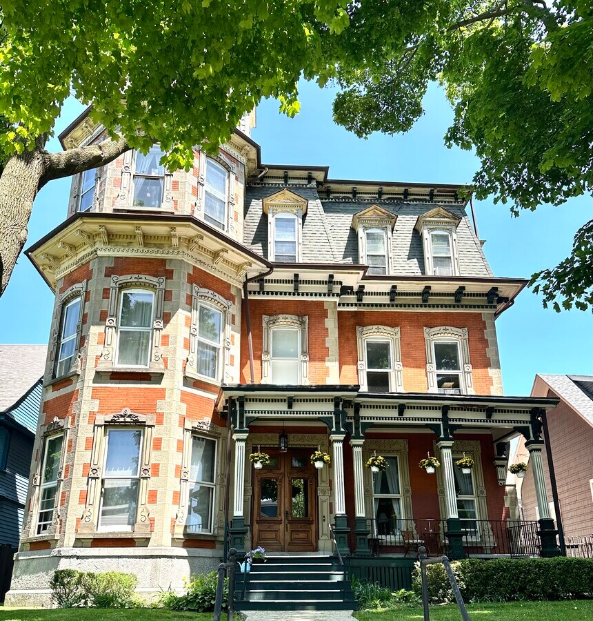 49 Cottage St, Buffalo, NY 14201 49 Cottage St.