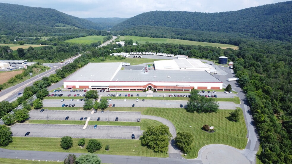 100 Industrial Dr, Hamburg, PA for lease - Building Photo - Image 3 of 10