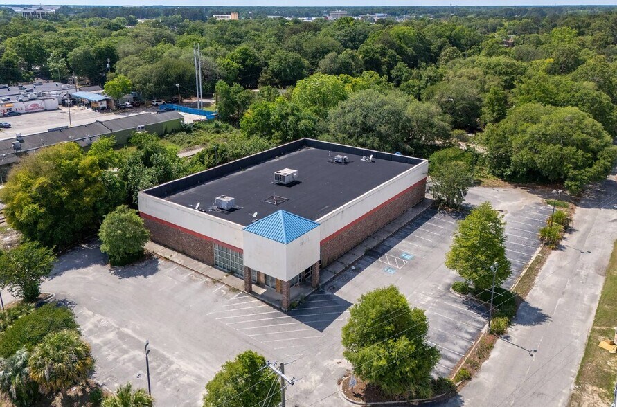 1858 Remount Rd, Charleston, SC for sale - Building Photo - Image 1 of 4