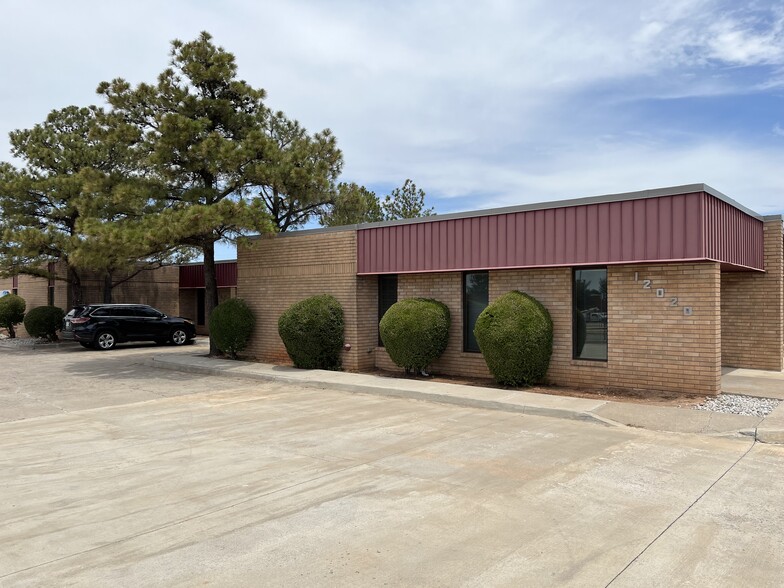 12000-12044 N Pennsylvania Ave, Oklahoma City, OK for sale - Building Photo - Image 3 of 18