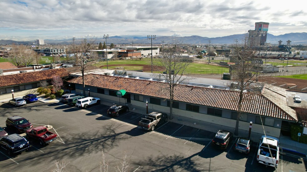 3690 Grant Dr, Reno, NV for lease - Building Photo - Image 1 of 14