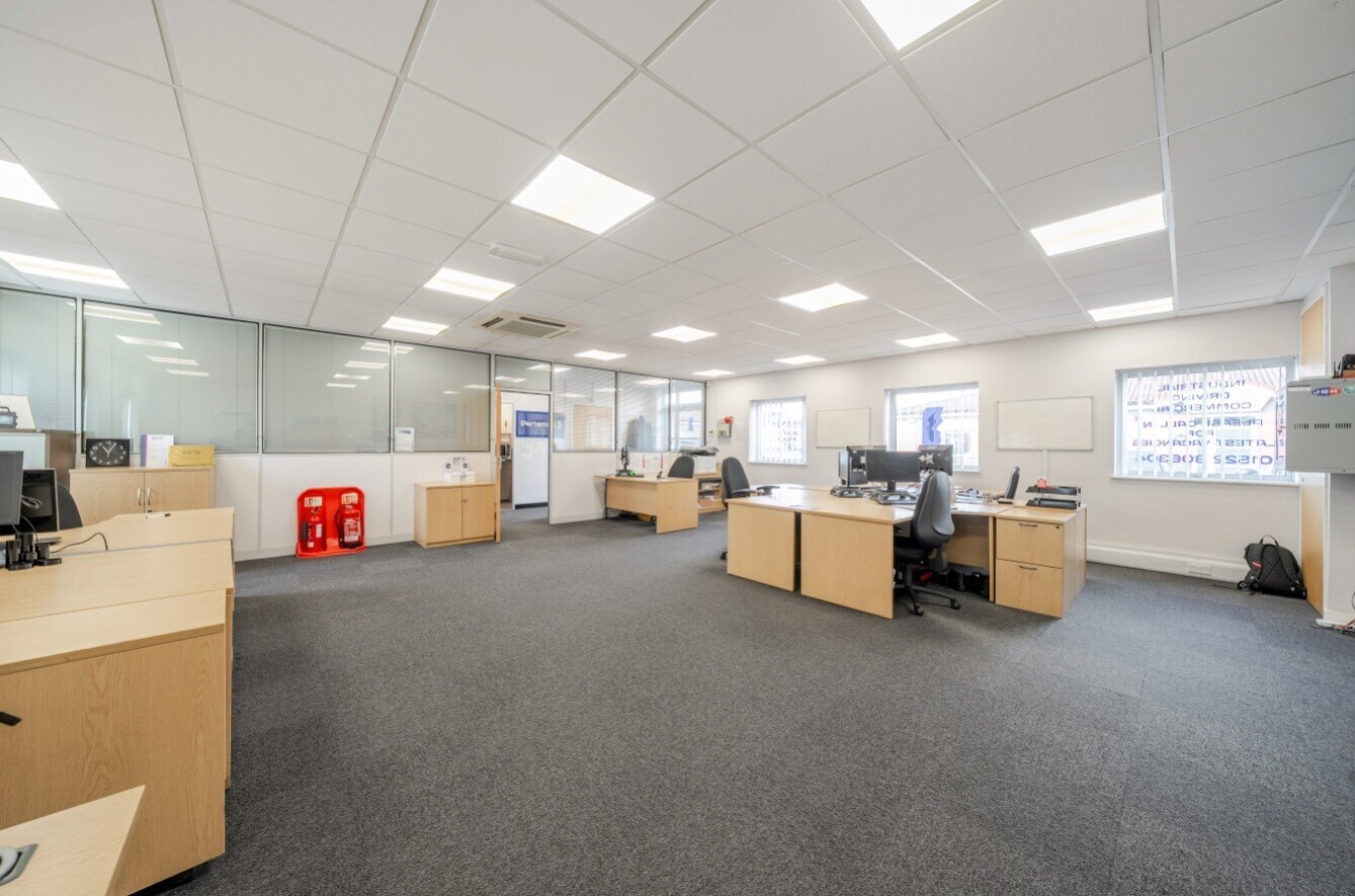 Weaver Rd, Lincoln, LIN LN6 3QN - Unit C2 -  - Interior Photo - Image 1 of 7