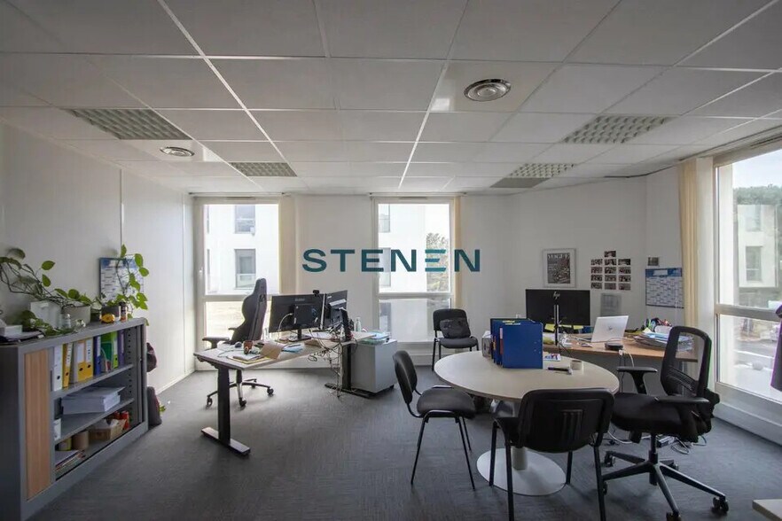 Office in Aix-en-Provence for lease - Interior Photo - Image 3 of 8