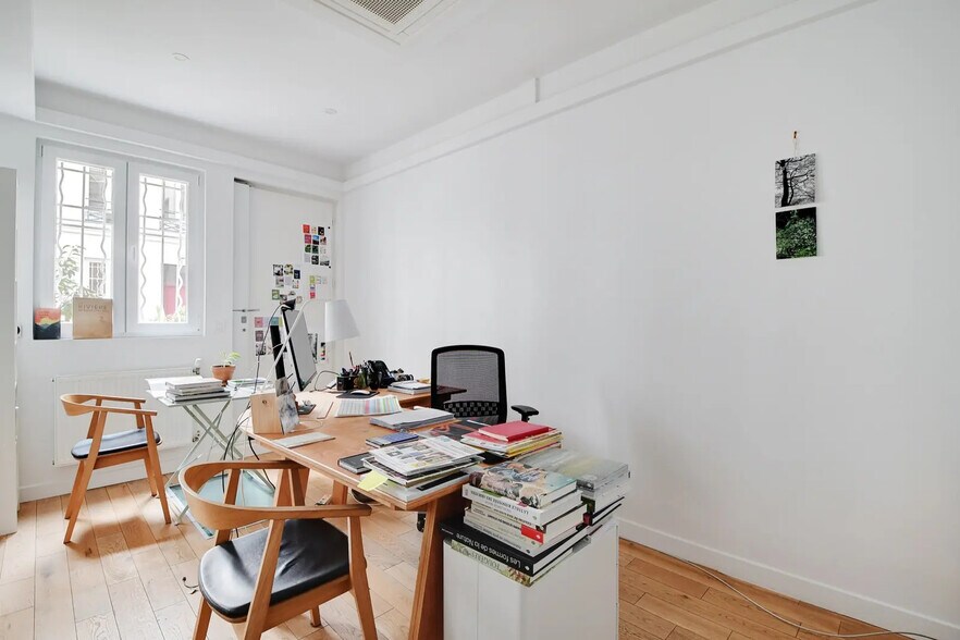 Office in Paris for lease - Interior Photo - Image 2 of 15