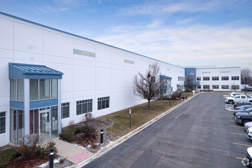 130 Oakwood Rd, Lake Zurich, IL for lease - Building Photo - Image 1 of 5