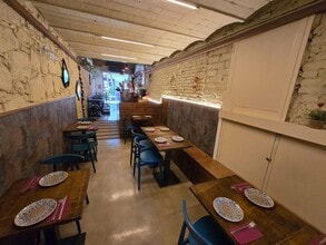 Retail in Barcelona, Barcelona for lease Interior Photo- Image 2 of 8