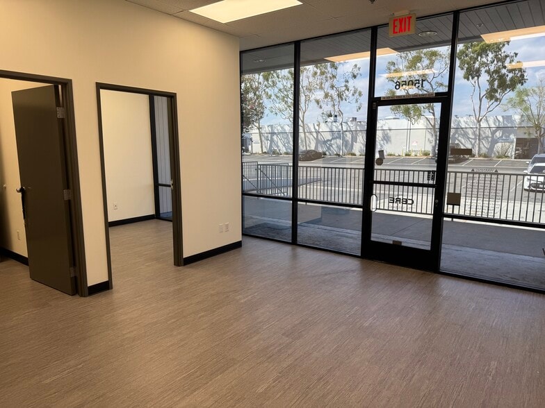 15050-15066 Shoemaker Ave, Santa Fe Springs, CA for lease - Building Photo - Image 2 of 11