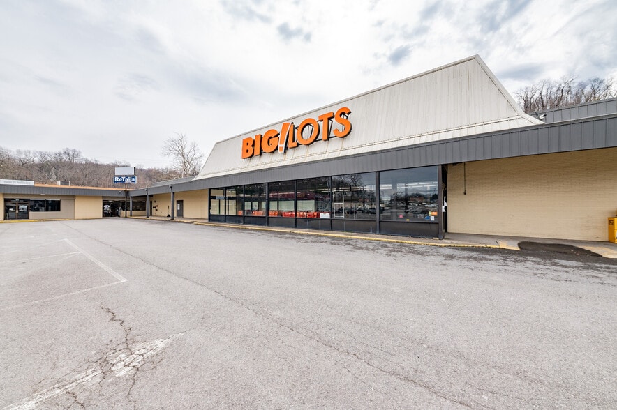 902 Fairmont Rd, Morgantown, WV for lease - Building Photo - Image 3 of 15