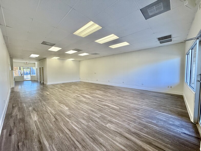 900 Round Rock Ave, Round Rock, TX for lease - Building Photo - Image 3 of 14