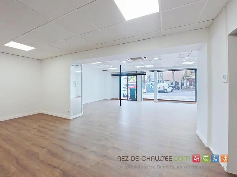 Retail in Lyon for sale - Interior Photo - Image 1 of 6