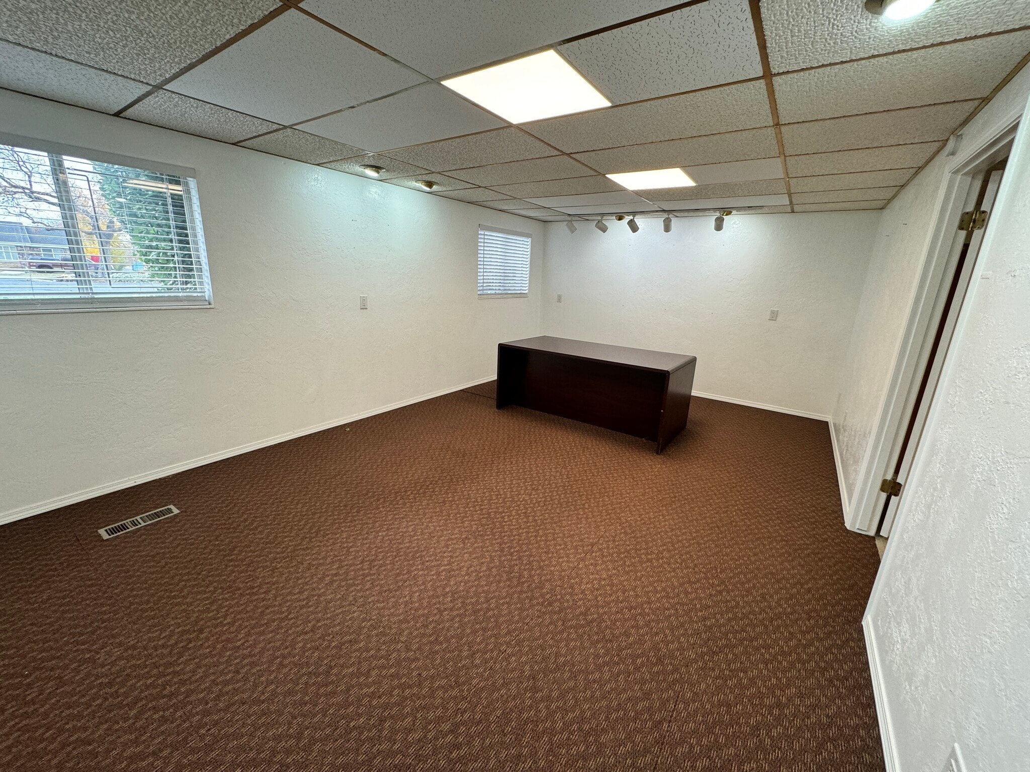 845 S Main St, Bountiful, UT for lease Interior Photo- Image 1 of 15
