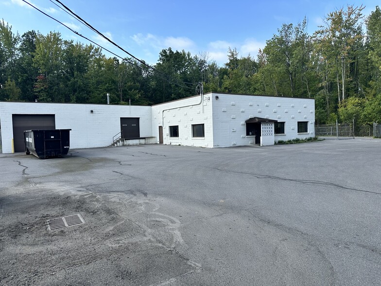 6251 Fly Rd, East Syracuse, NY for lease - Building Photo - Image 1 of 5