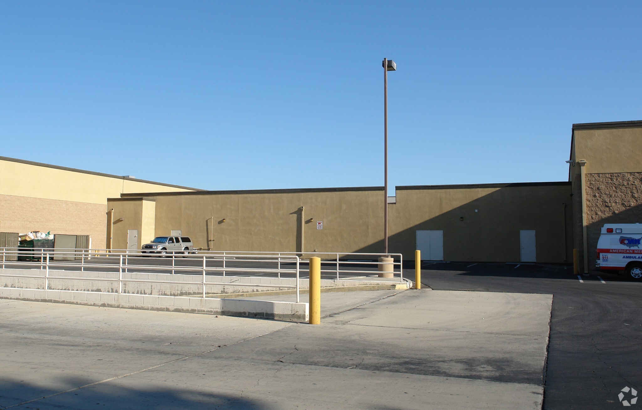 1060 E Avenue J, Lancaster, CA for lease Building Photo- Image 1 of 16