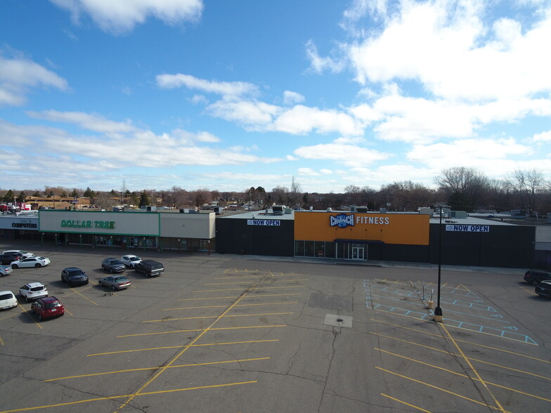 30700-30850 Schoenherr Rd, Warren, MI for lease - Building Photo - Image 2 of 4