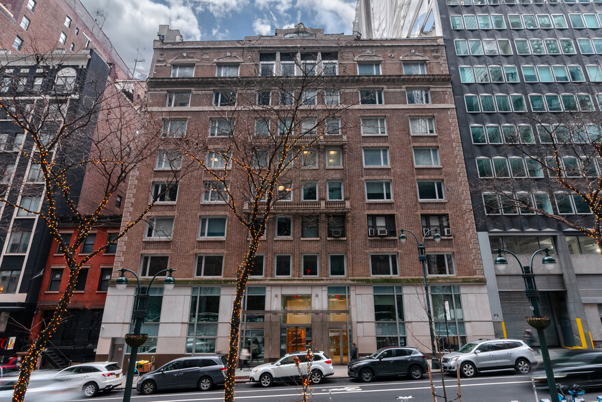 104-110 E 40th St, New York, NY for sale - Building Photo - Image 3 of 20