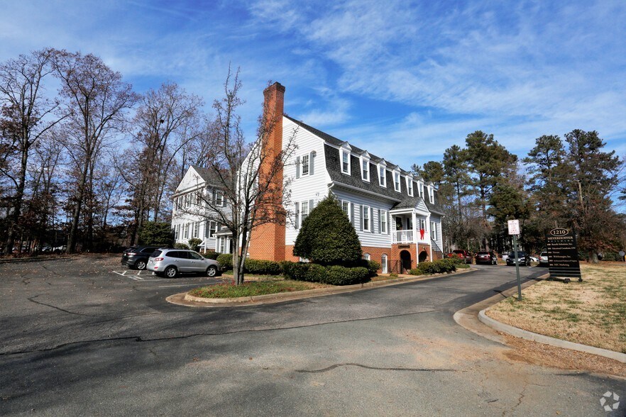 1210 Sycamore Square Dr, Midlothian, VA for lease - Building Photo - Image 2 of 2