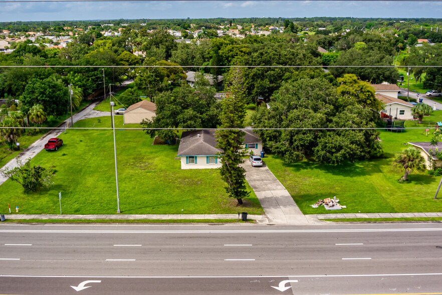 4223 53rd Ave E, Bradenton, FL for lease - Primary Photo - Image 1 of 9